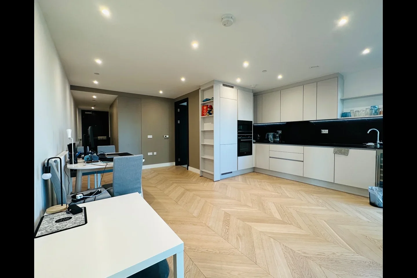 Flat Woolwich High Street in Greater London