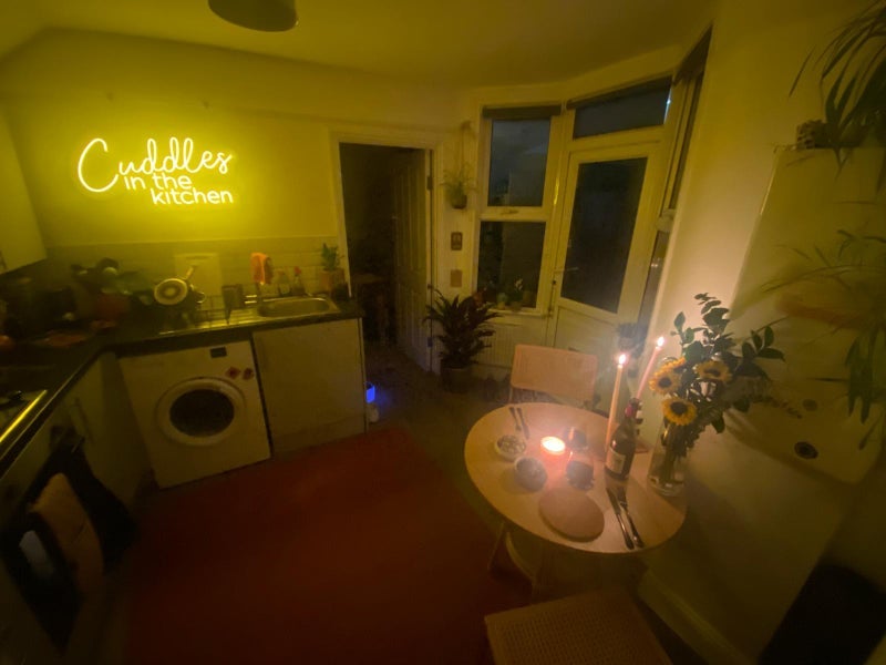 Flat Brooke Road in Greater London