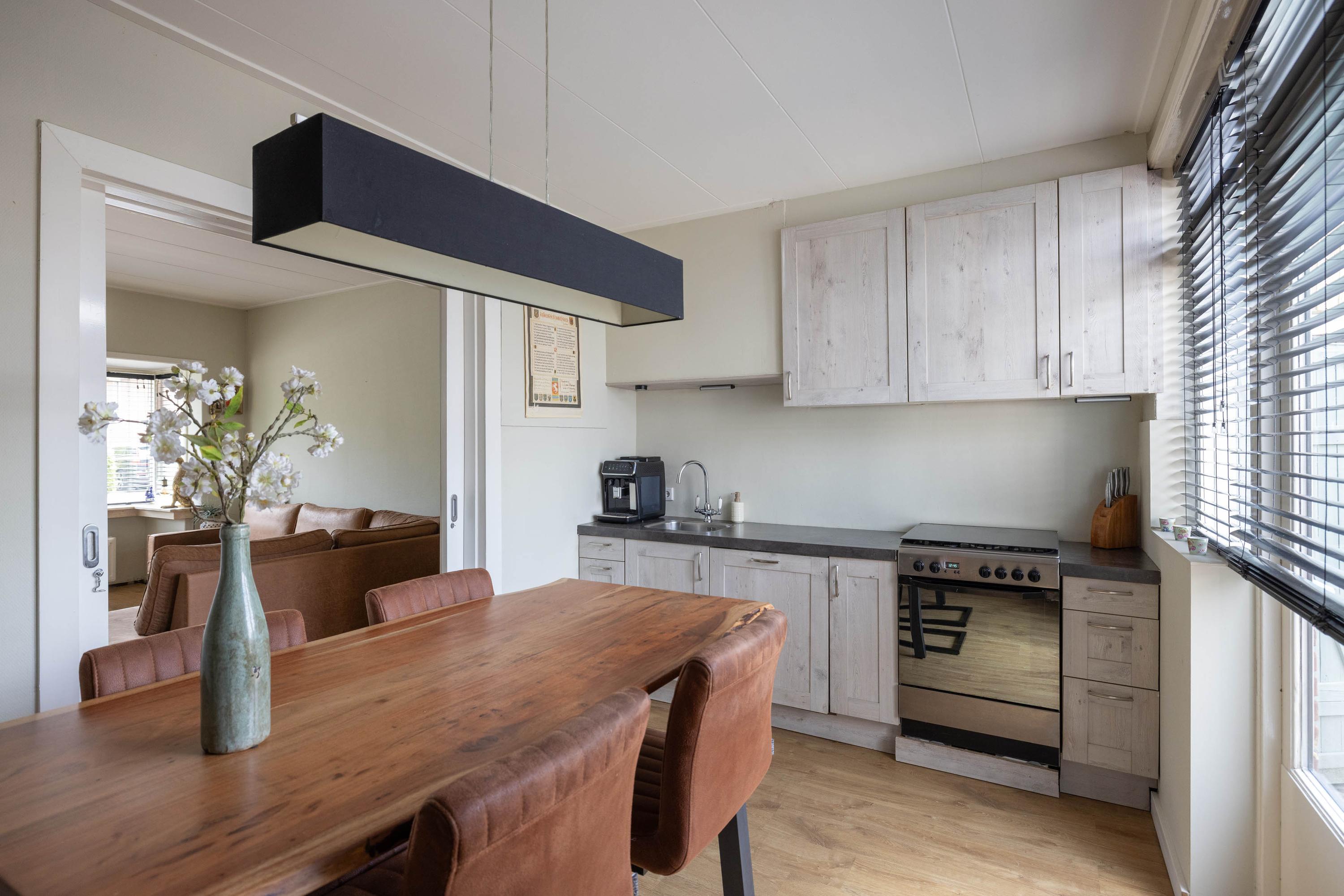 Tussenwoning te koop: Josef Haydnlaan 20, Hengelo