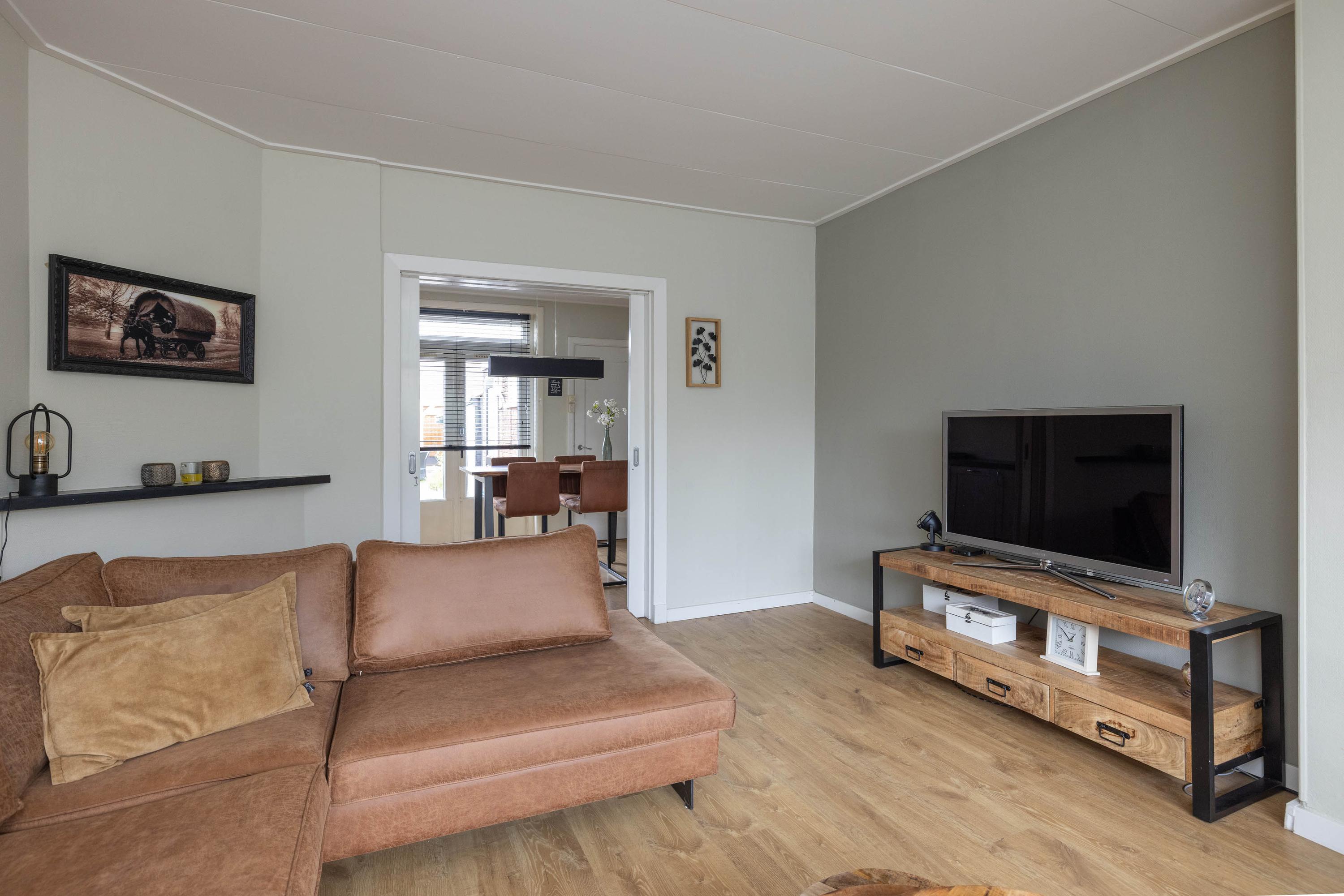 Tussenwoning te koop: Josef Haydnlaan 20, Hengelo