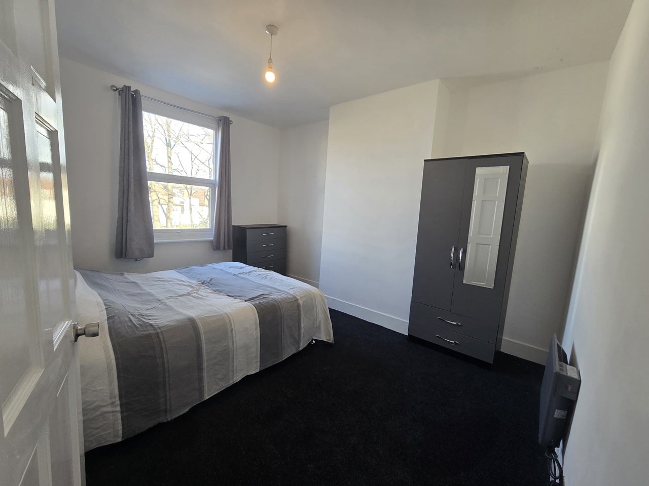 Flat Fairfax Drive in Southend-on-Sea