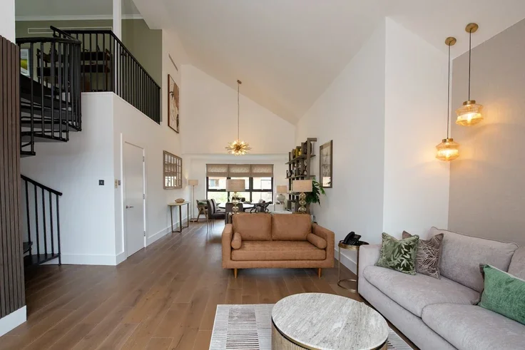 Flat Kensington High Street in Greater London