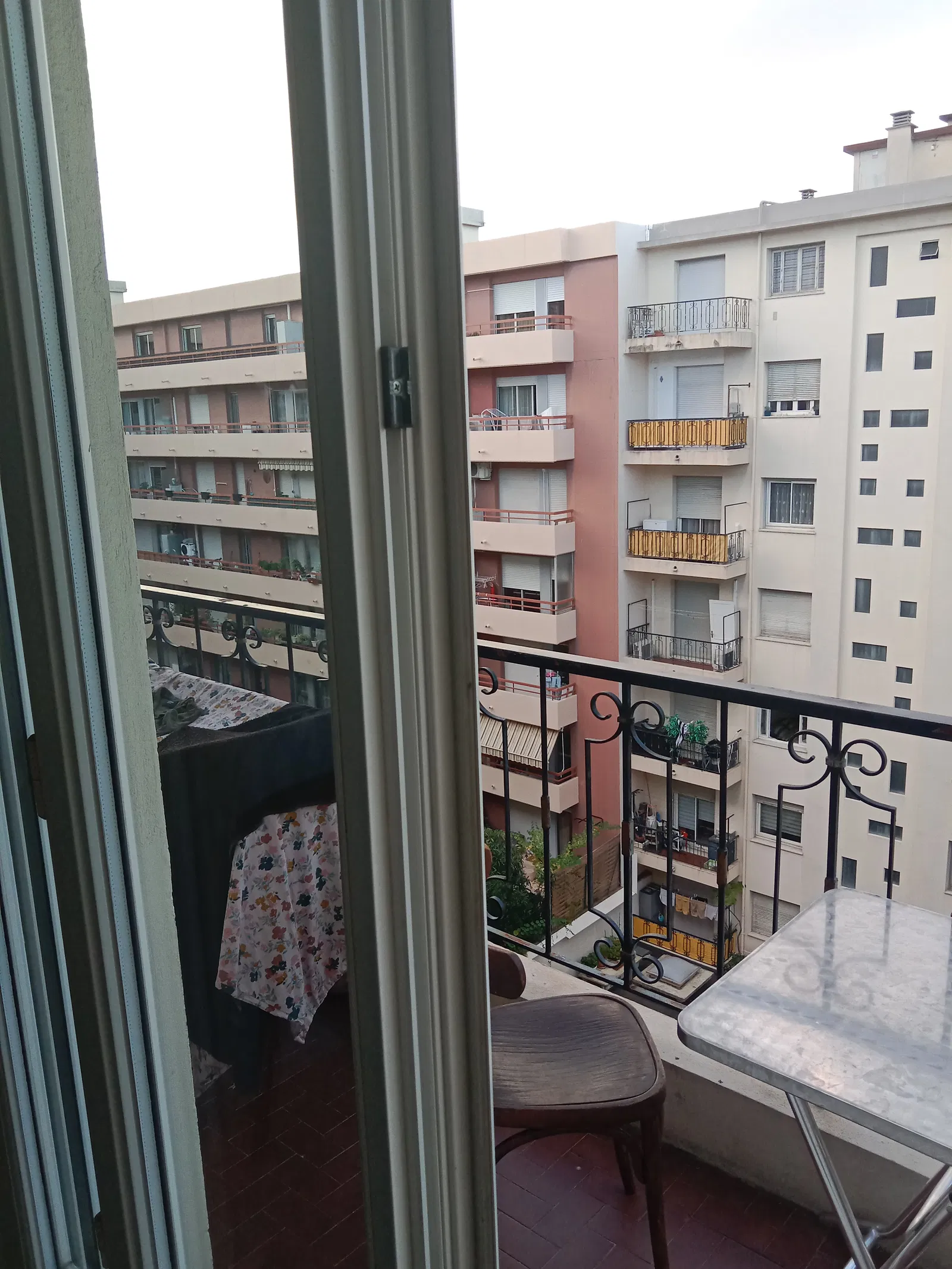 Room Place Arson in Nice