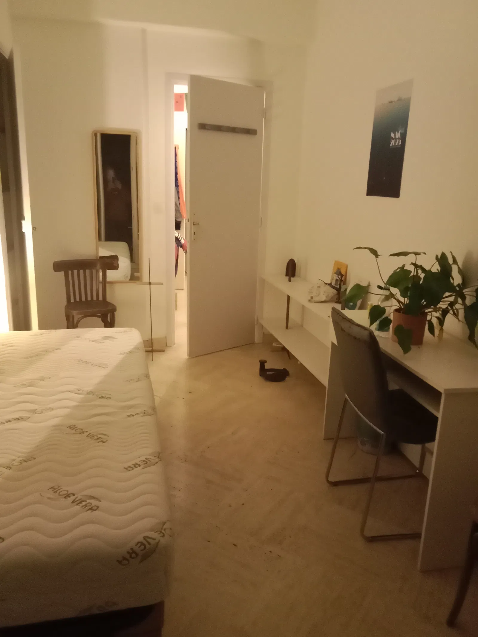Room Place Arson in Nice