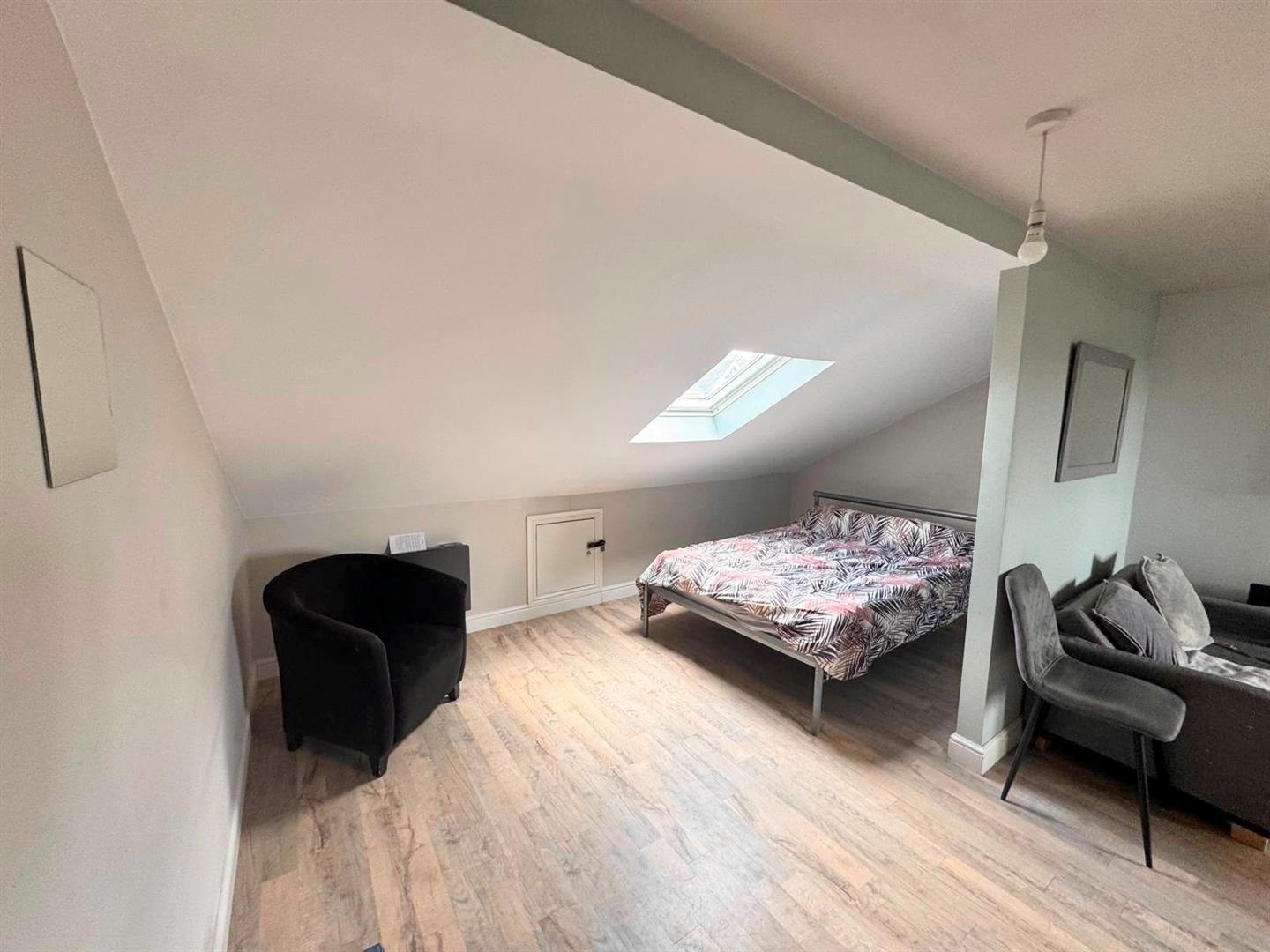 Flat Holyhead Road in Coventry