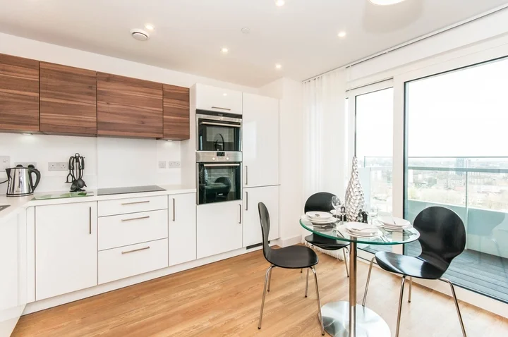 Flat Jefferson Plaza in Greater London