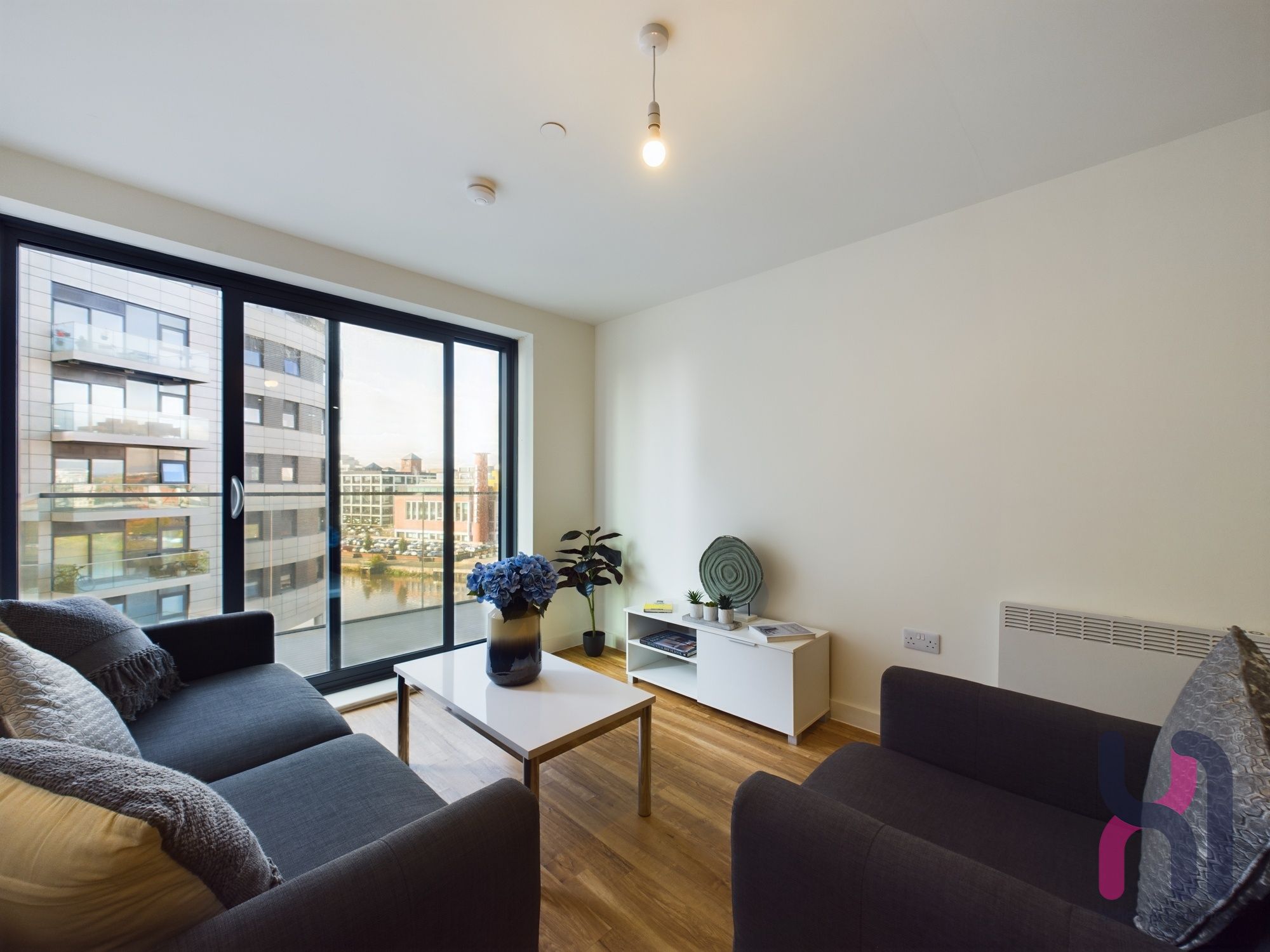 Flat Pomona Strand in Trafford