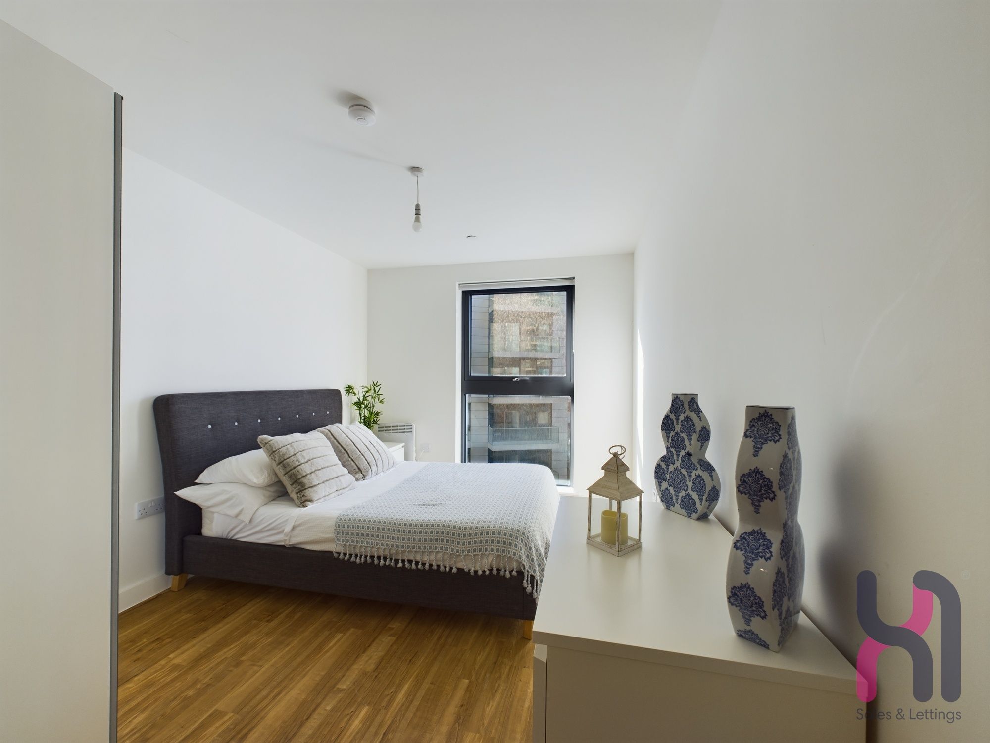 Flat Pomona Strand in Trafford