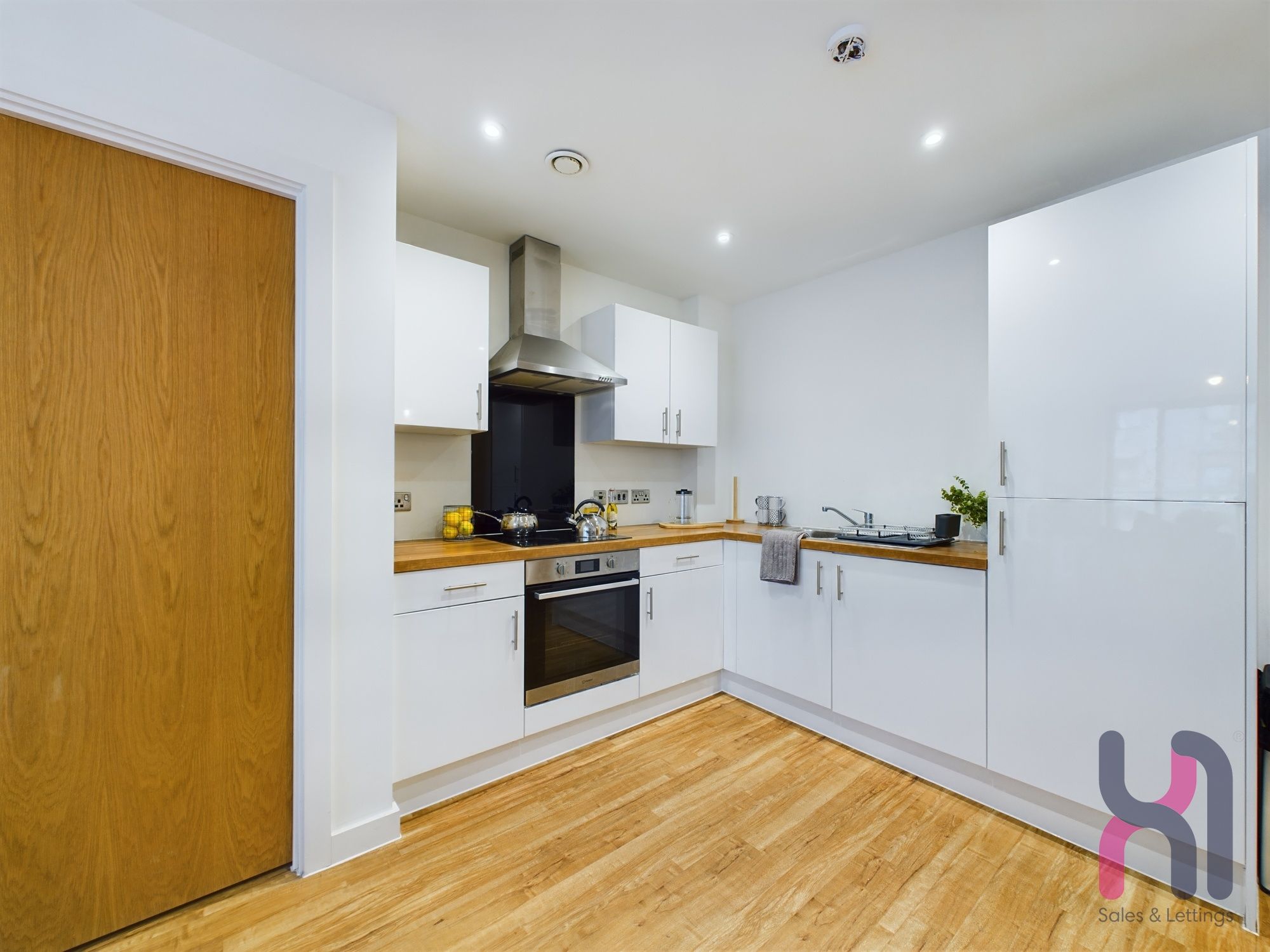 Flat Pomona Strand in Trafford
