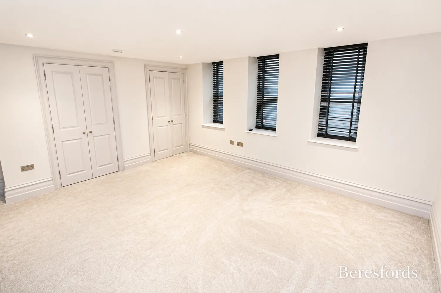 Flat Wildcary Lane in Greater London