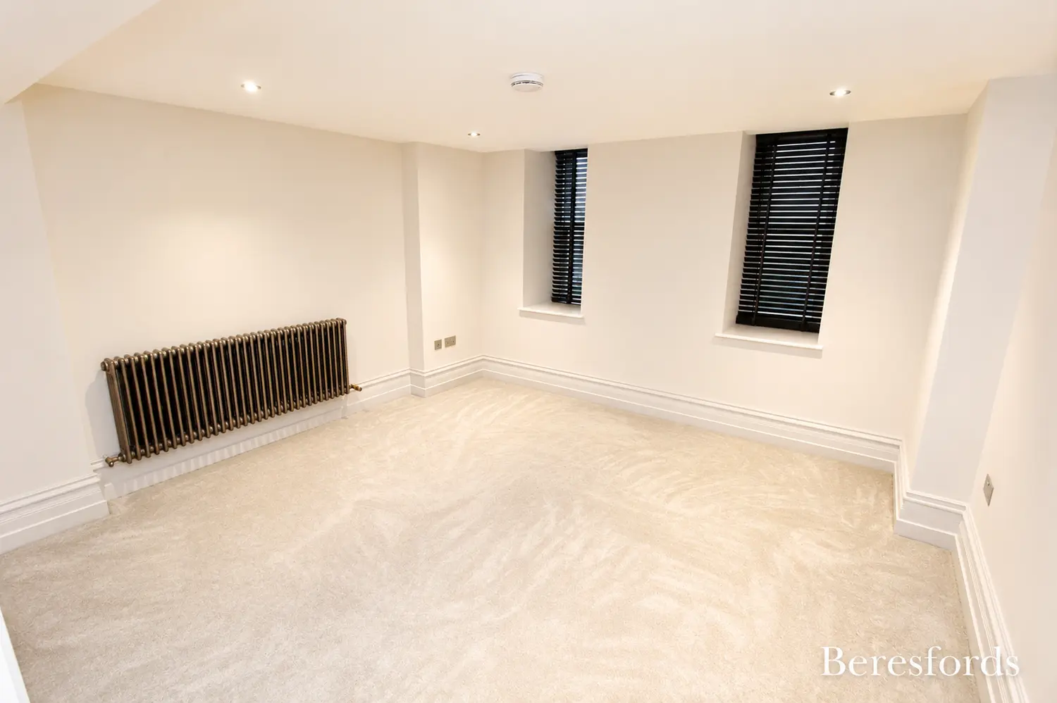 Flat Wildcary Lane in Greater London