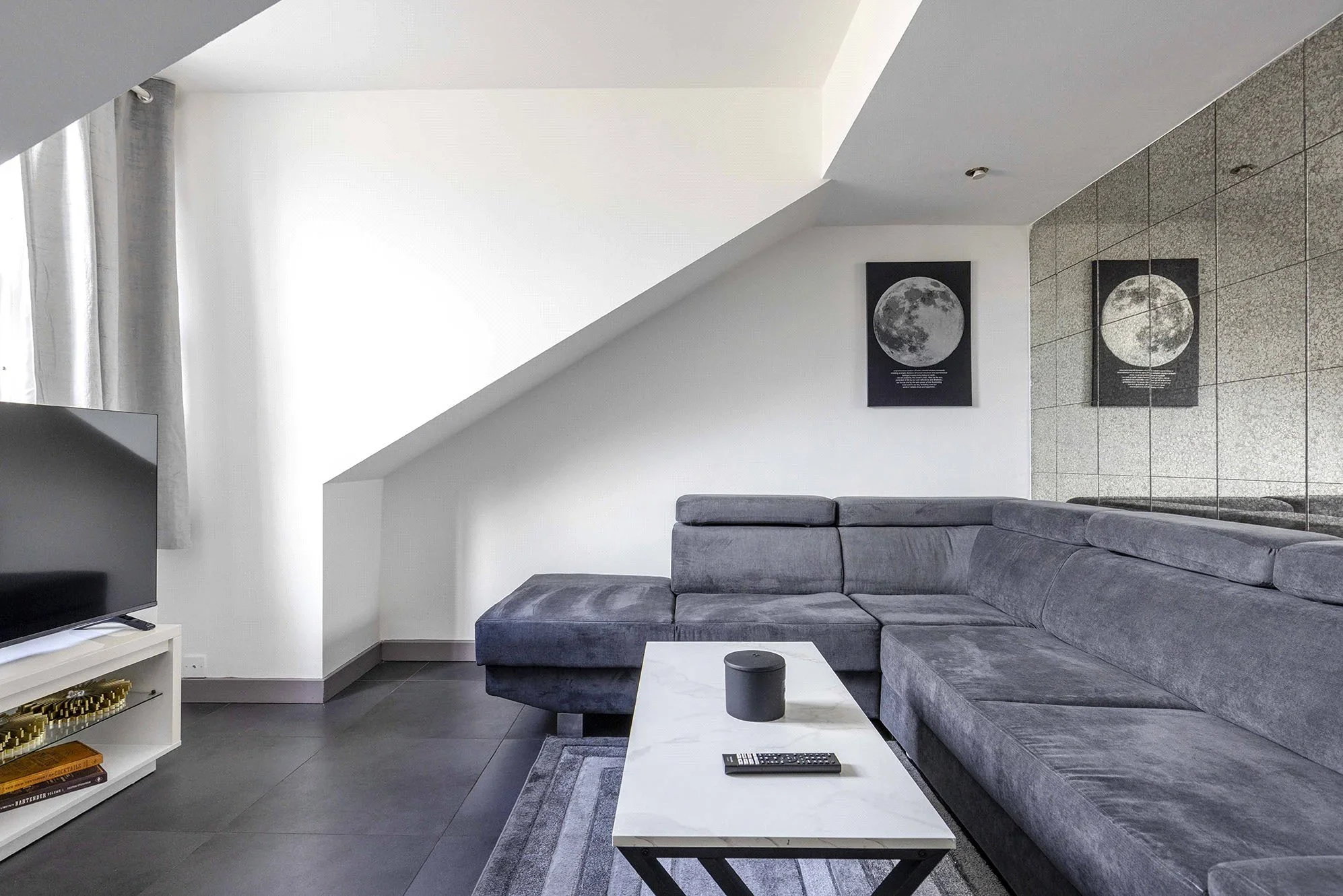 Flat Shandwick Place in City of Edinburgh