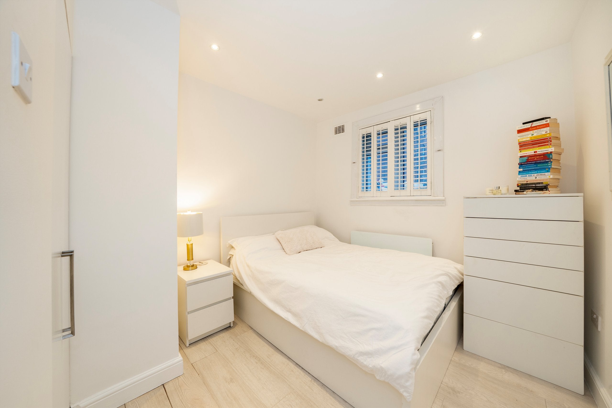 Flat Gunter Grove in Greater London