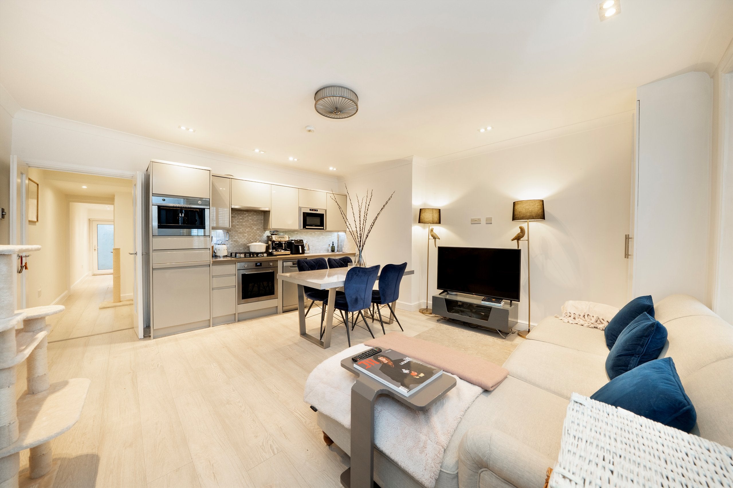 Flat Gunter Grove in Greater London