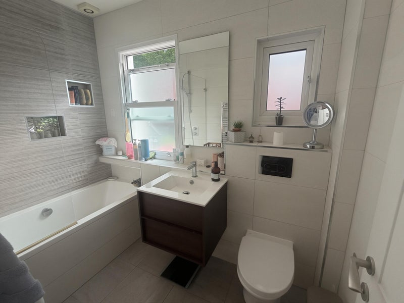 Room Croxted Road in Greater London