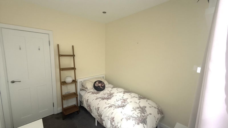 Room Croxted Road in Greater London