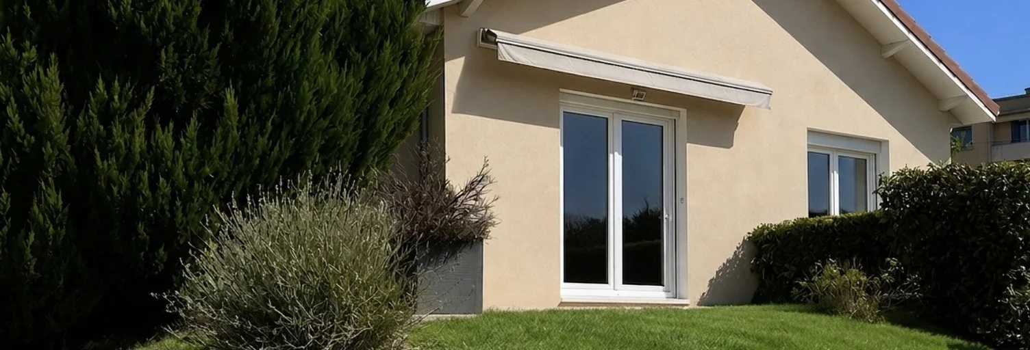 House Rue de la Piscine in Saint-Genis-Laval