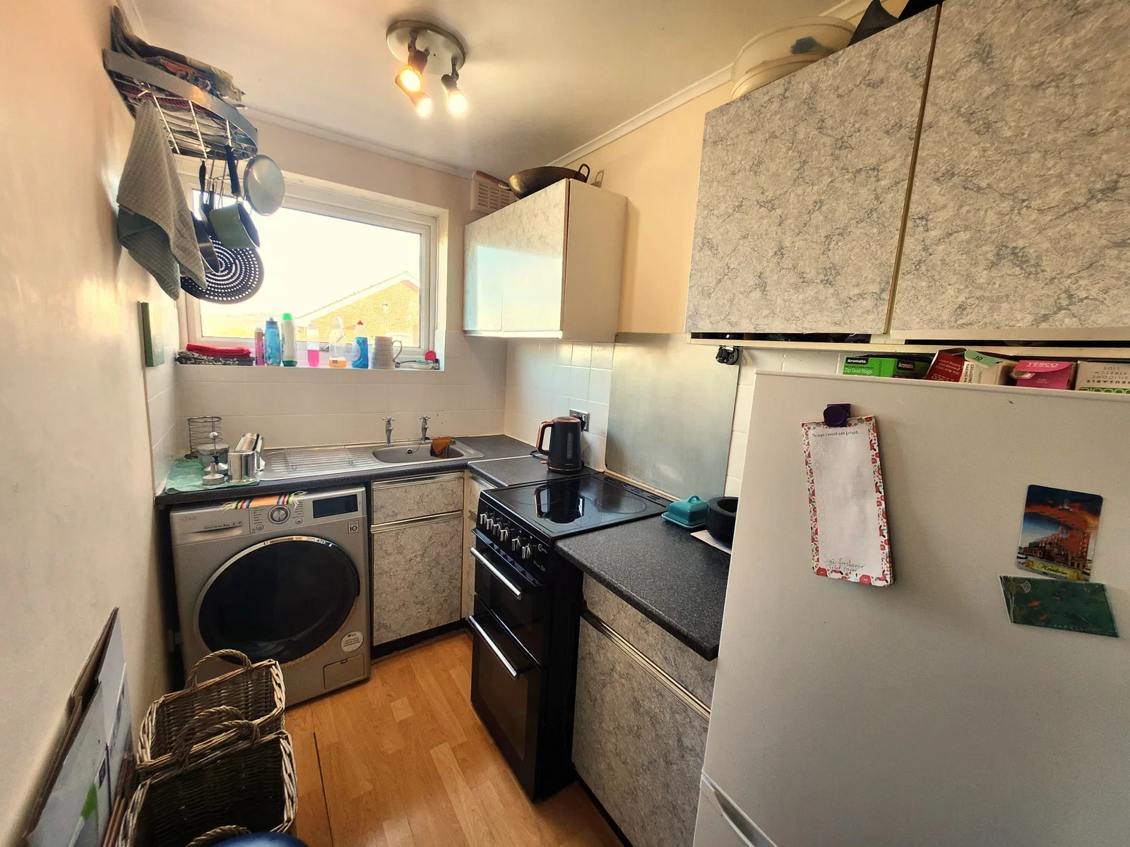 Flat Apperley Way in Dudley
