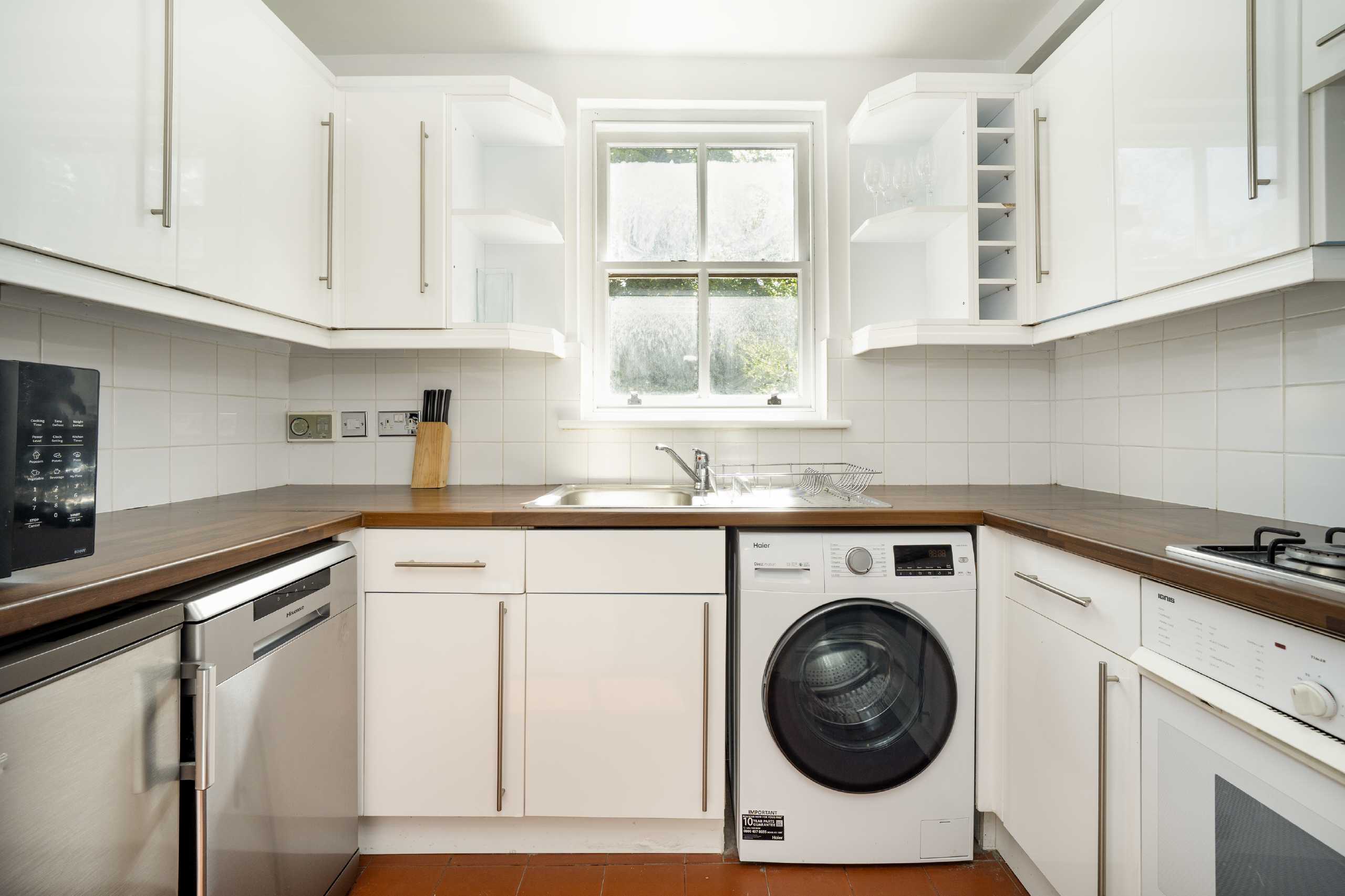 Flat Cambridge Gardens in Greater London