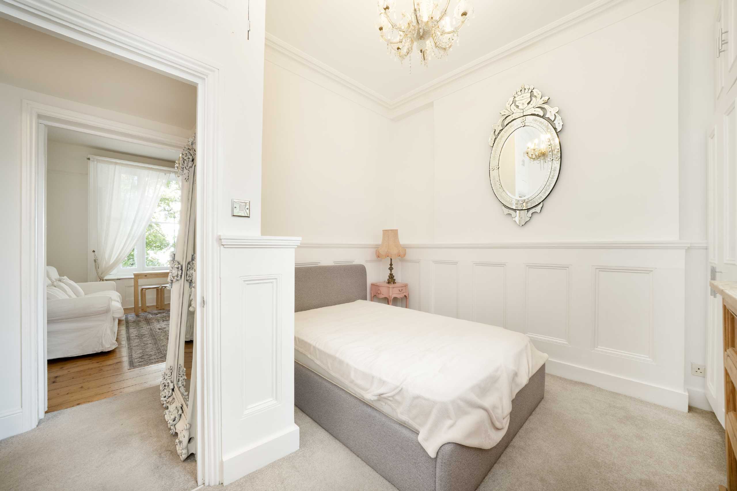 Flat Cambridge Gardens in Greater London