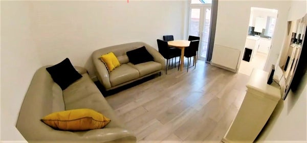 Flat Eston Street in Manchester