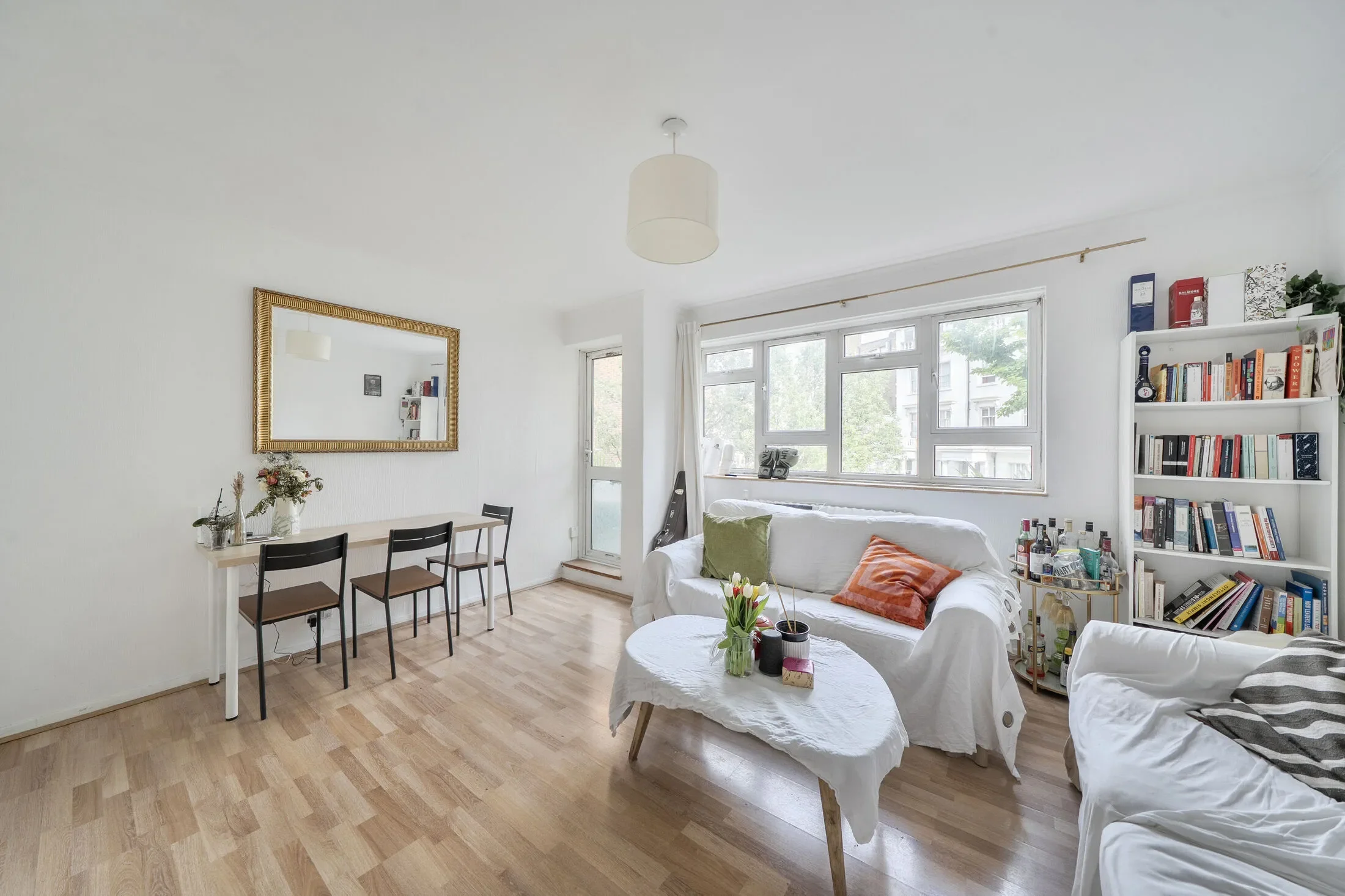 Flat Turpentine Lane in City of Westminster