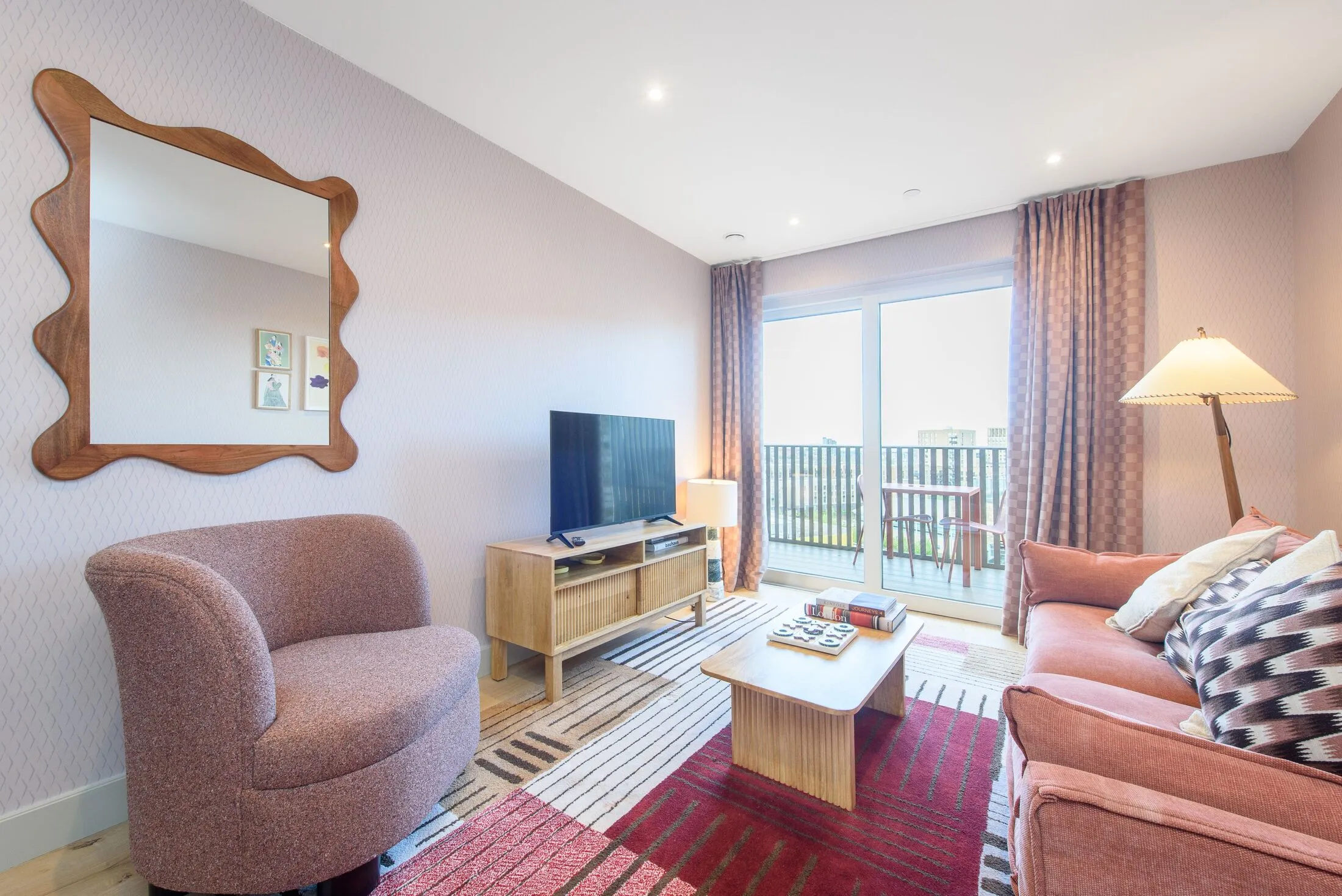 Flat Caversham Road in Greater London