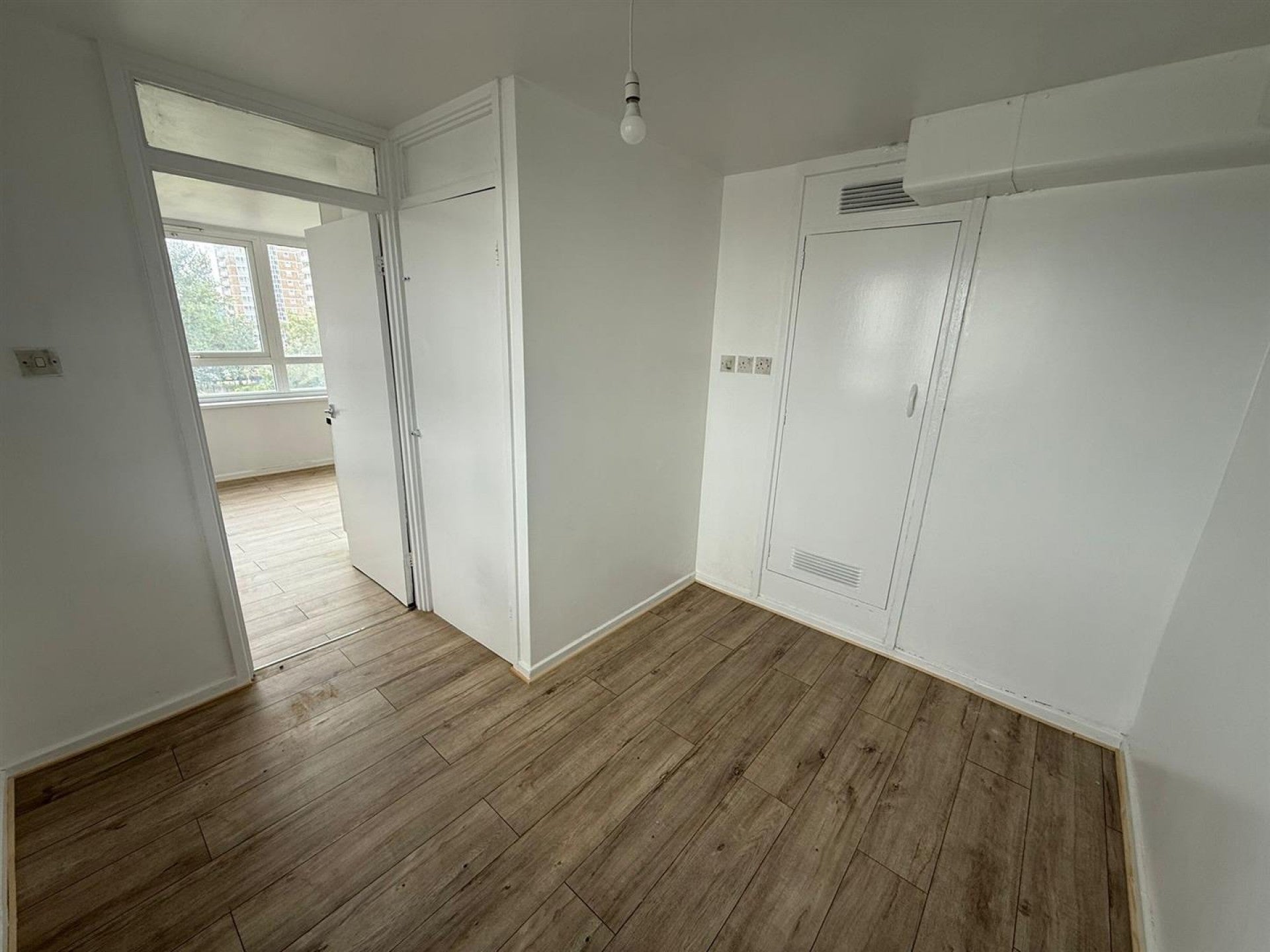 Flat Eastfield Road in Greater London