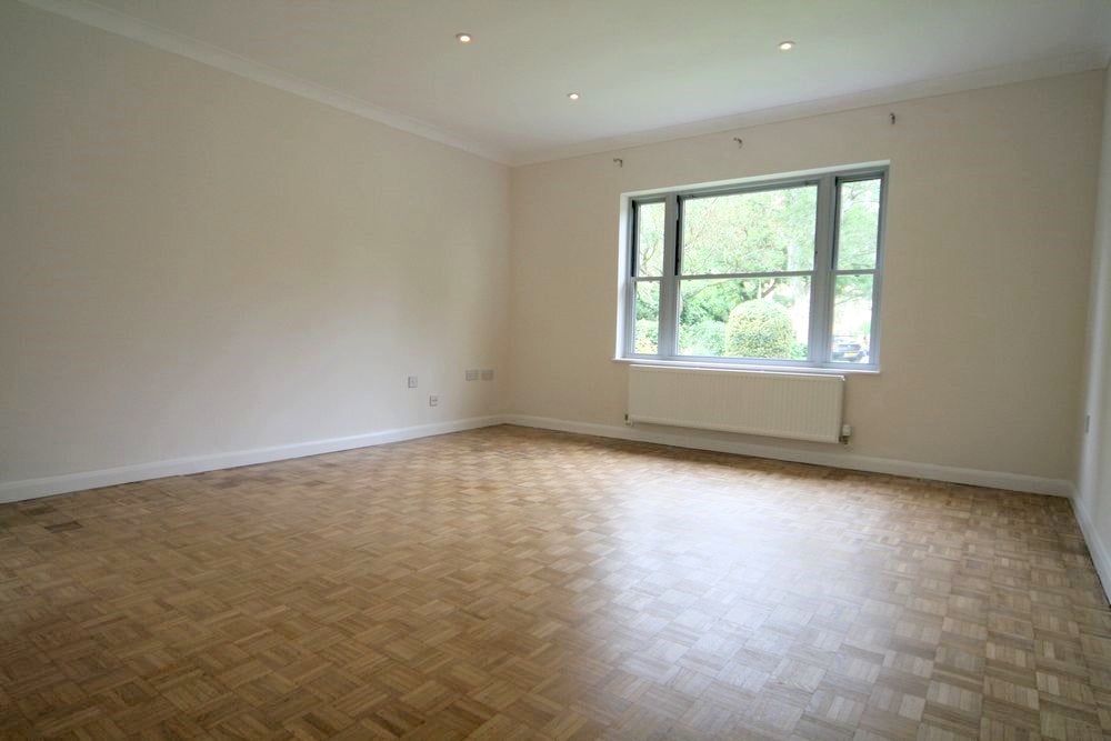 Flat Wellington Square in Cheltenham