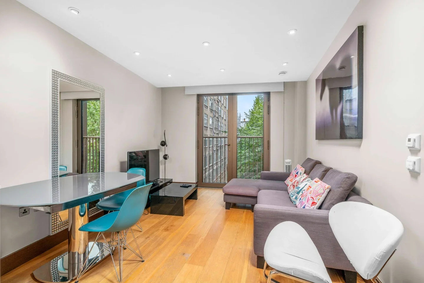 Flat Fetter Lane in City of London