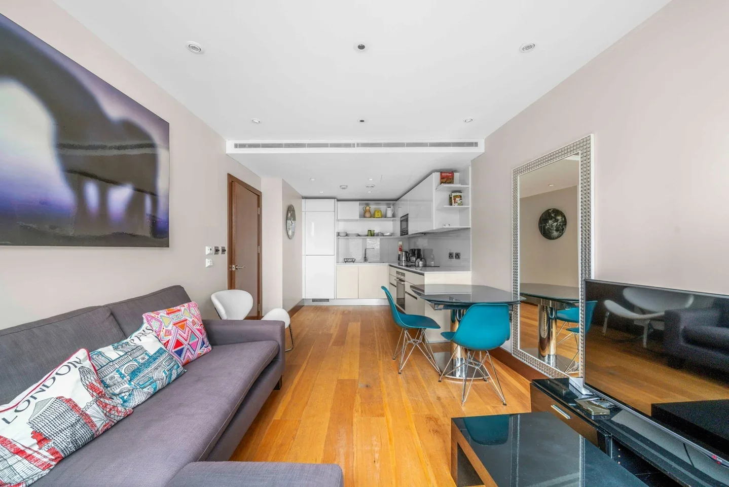 Flat Fetter Lane in City of London