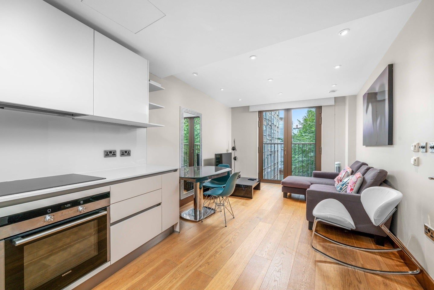 Flat Fetter Lane in City of London