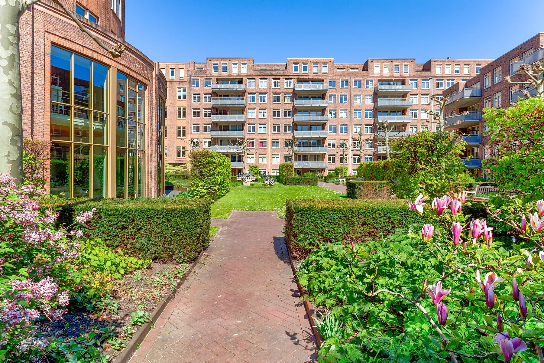 Appartement Louise Henriëttestraat 103 in Den Haag