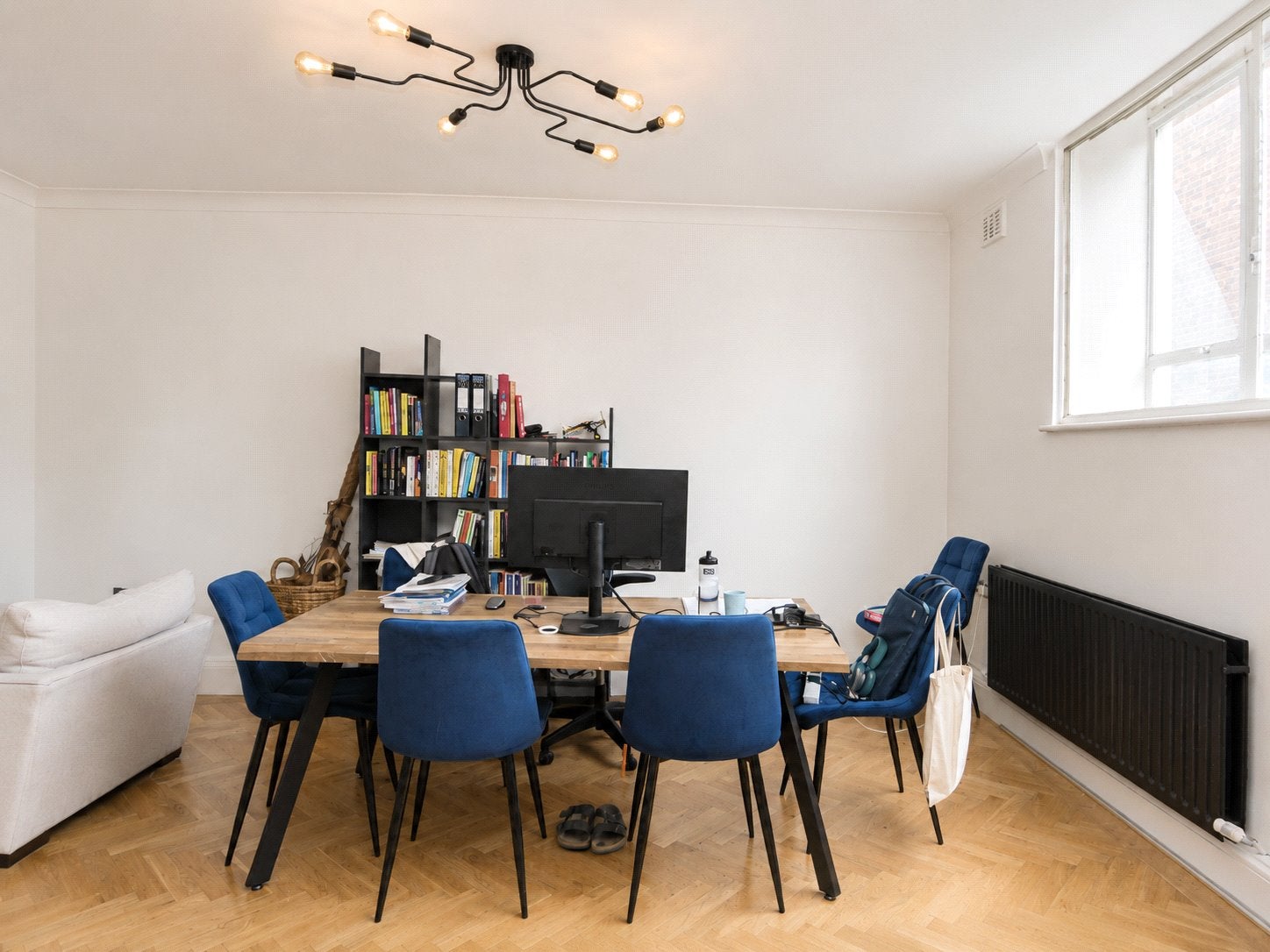 Flat Hopton Road in Greater London