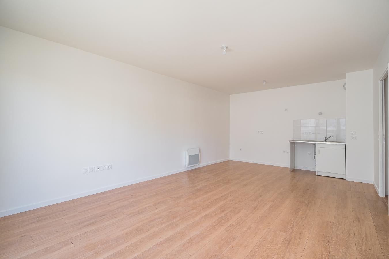 Flat Chemin / Boulevard du  Bel-Air in Champs-sur-Marne