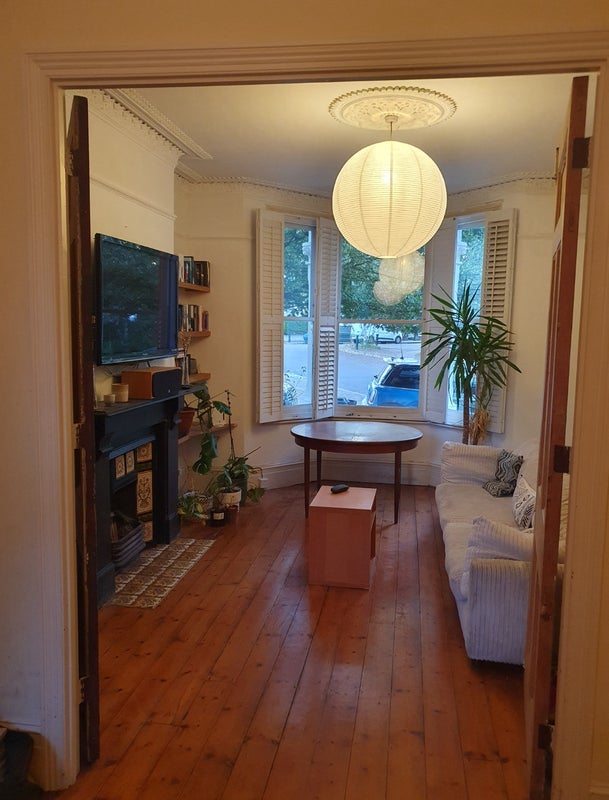 Room Holmewood Gardens in Greater London