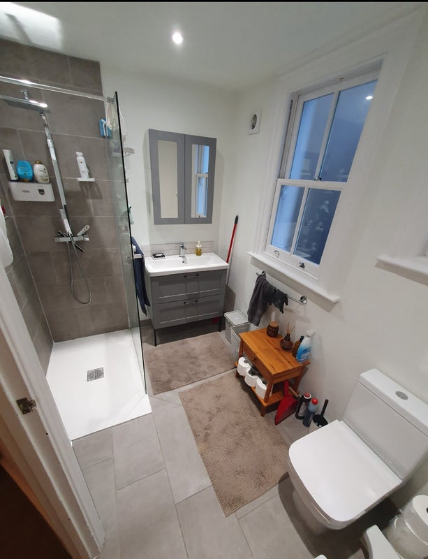 Room Holmewood Gardens in Greater London