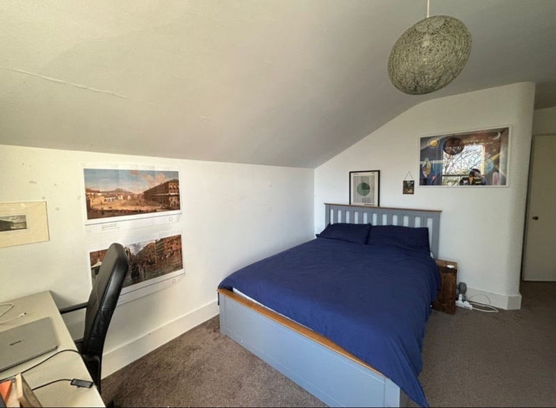 Room Holmewood Gardens in Greater London