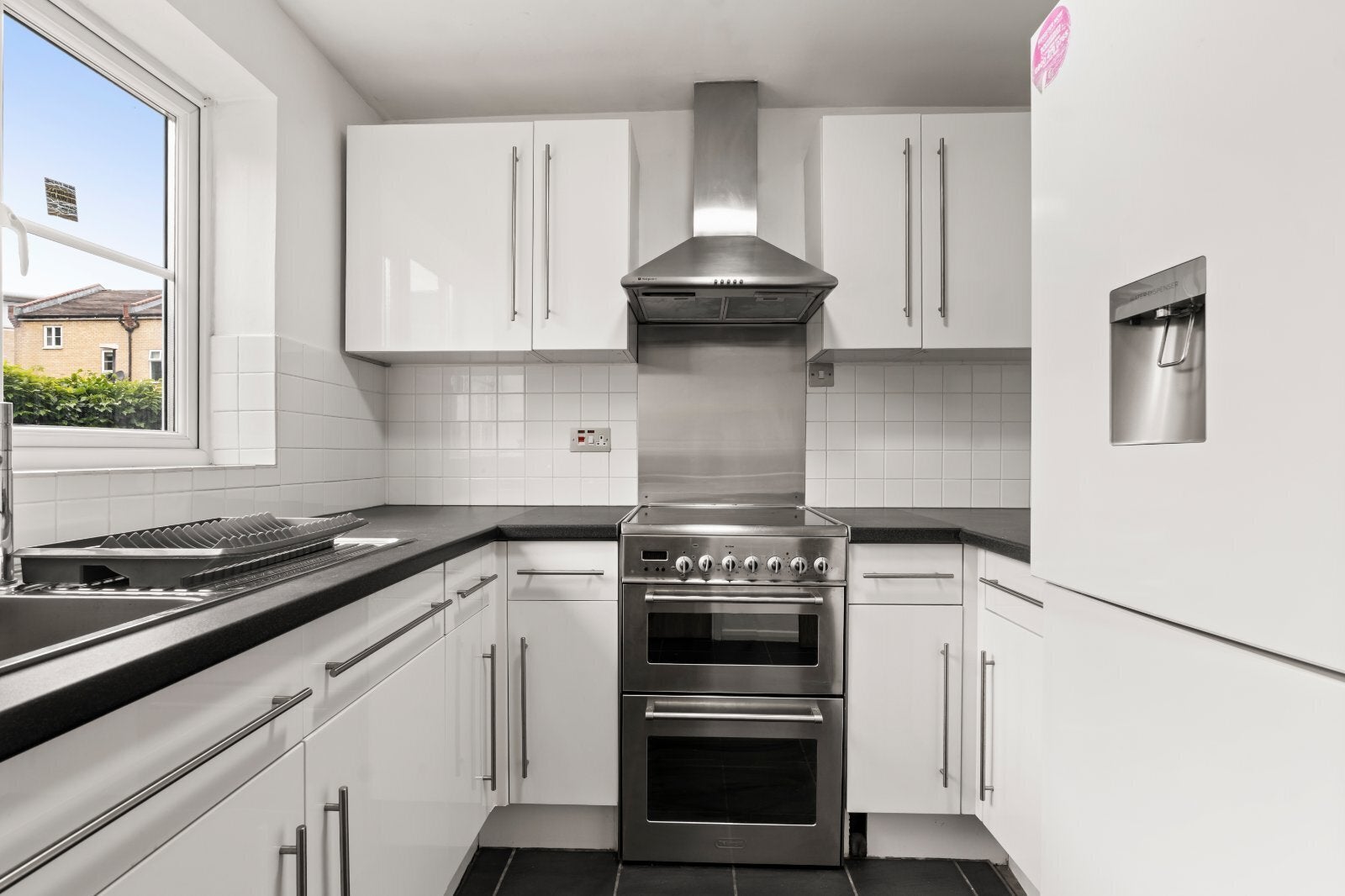 Flat Heddington Grove in Greater London