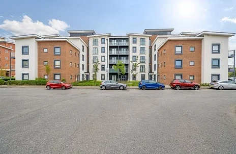 Flat Webster Close in Binfield