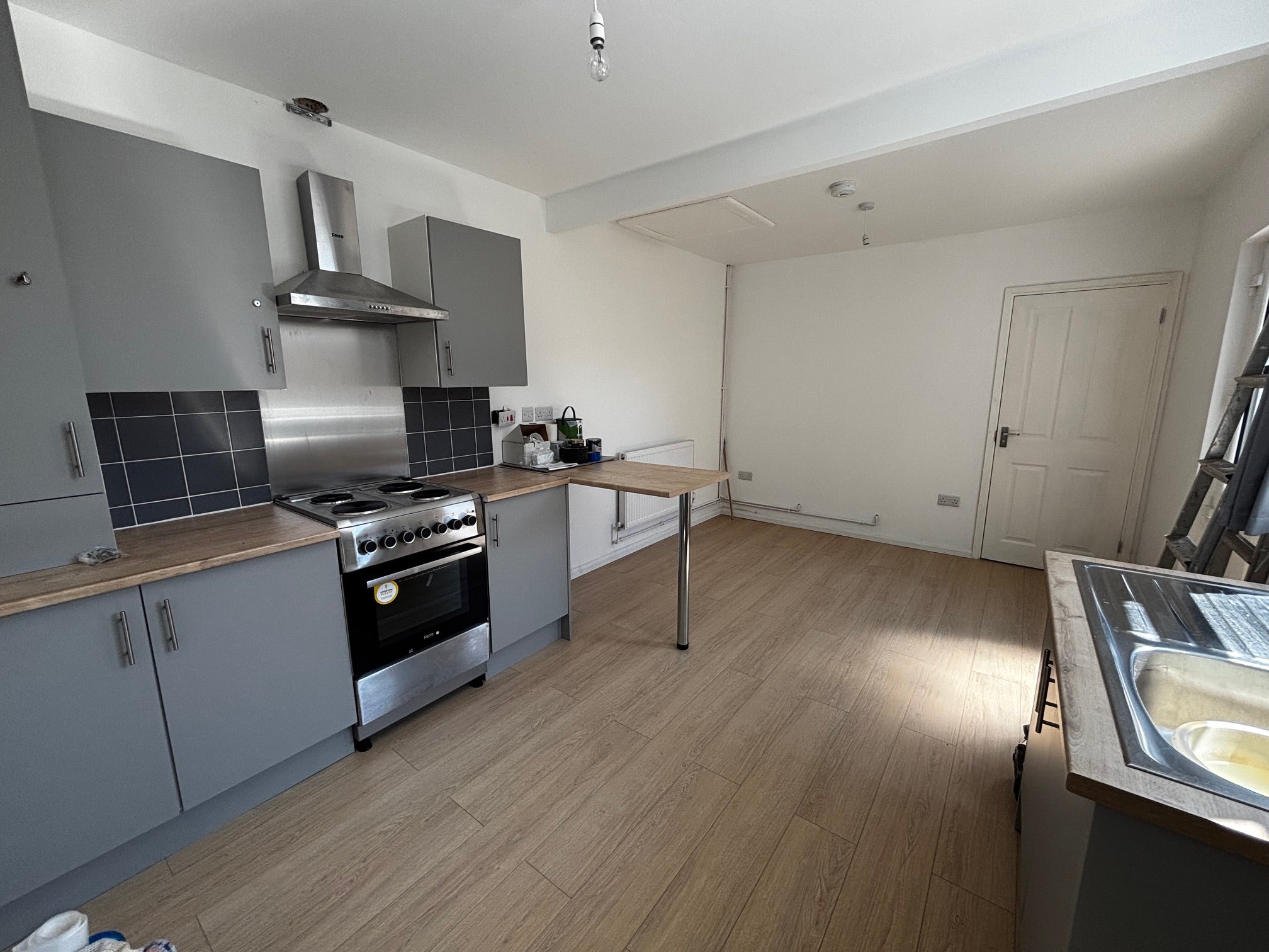 Flat Murray Street in Llanelli