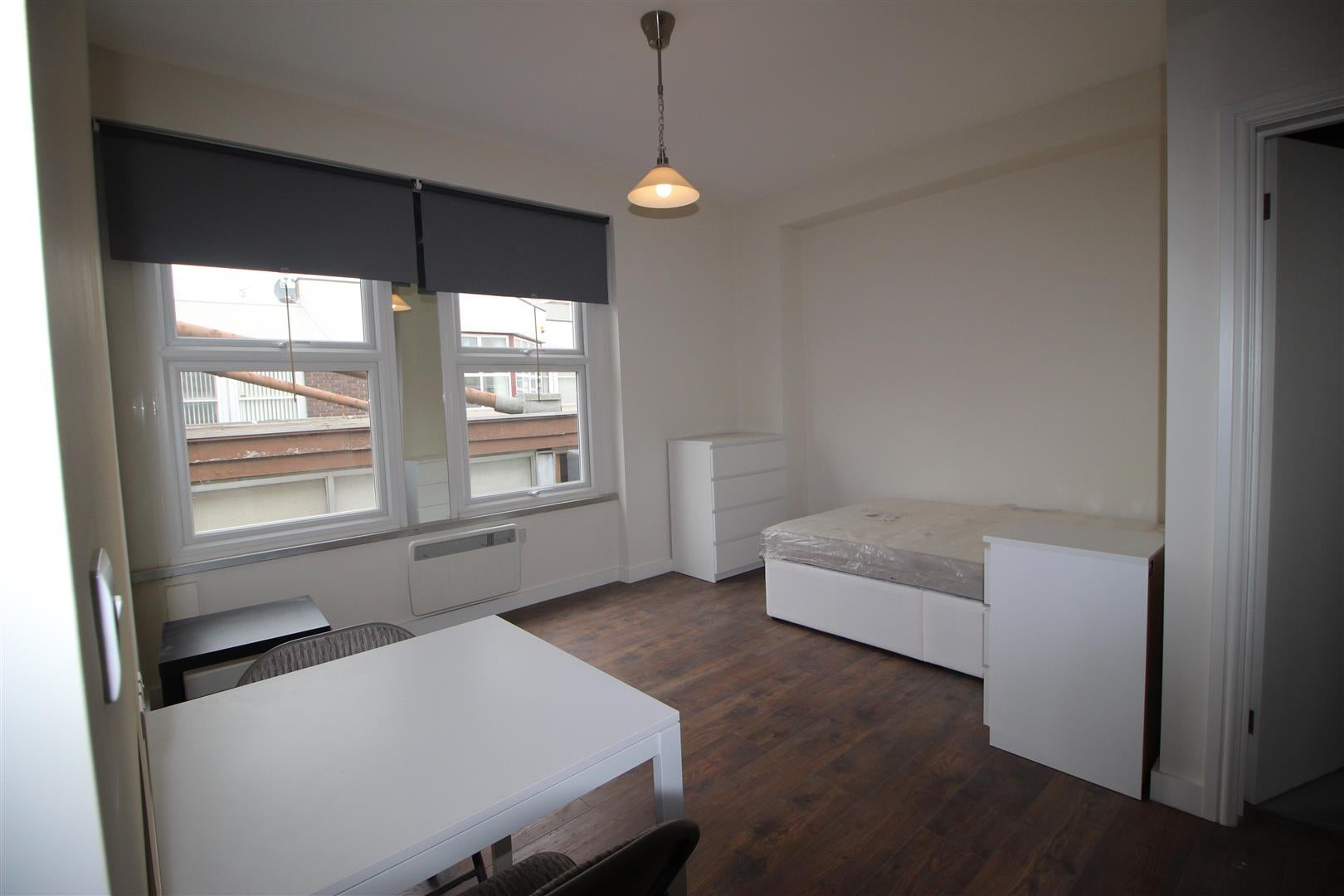 Flat Brent Street in Greater London