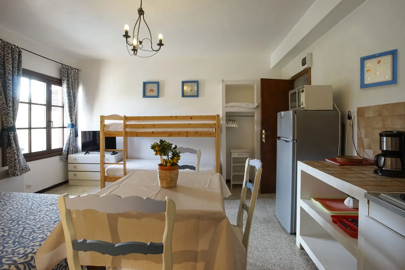 Room Avenue de la Sablière in Hyères
