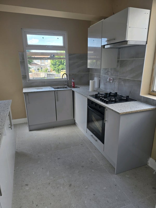 Room Callington Road in Bristol