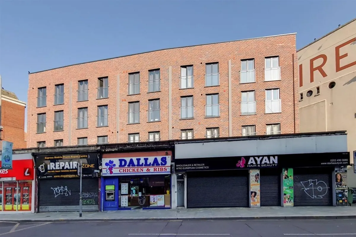 Flat Clarence Street in Greater London