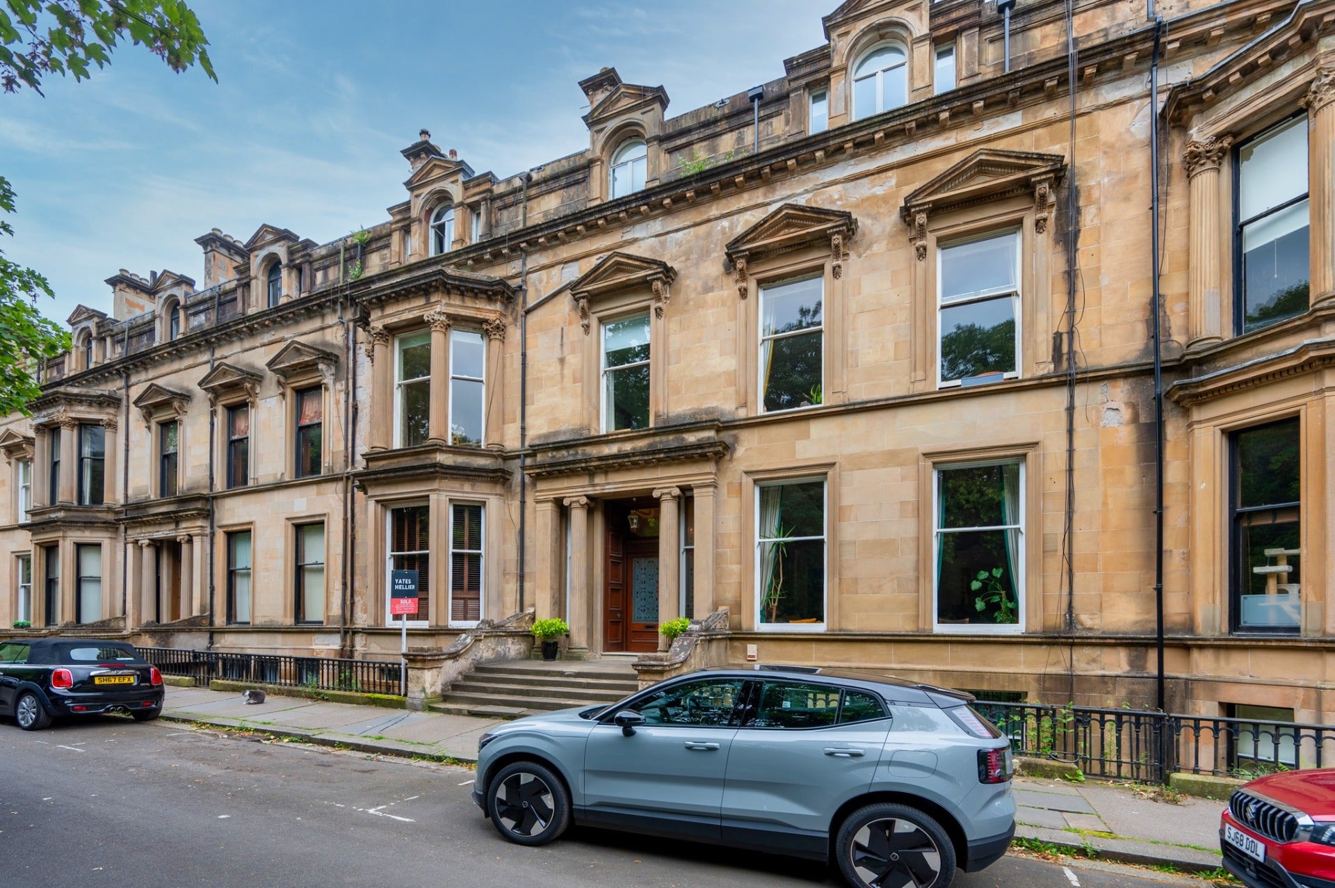 Flat Devonshire Terrace in Glasgow
