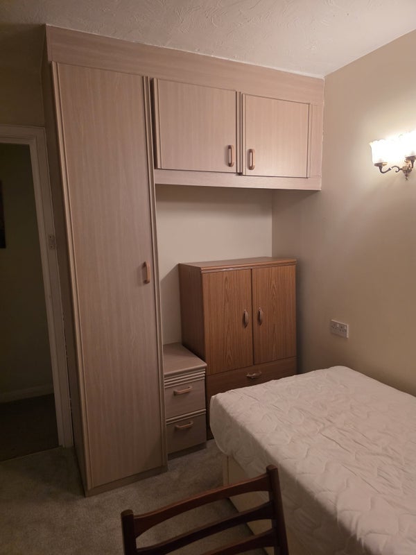 Room Whytecliffe Road South in Greater London