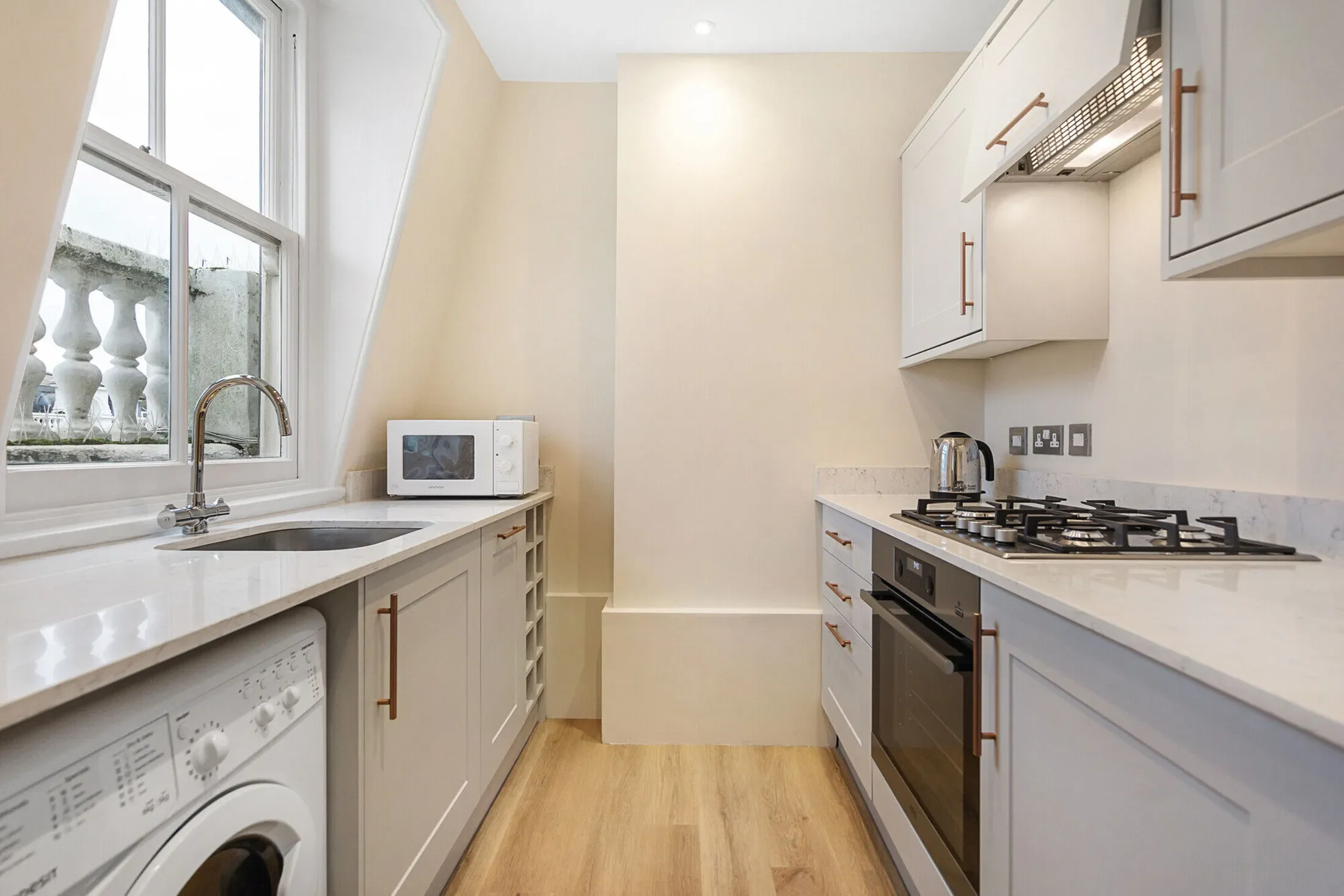 Flat Finborough Road in Greater London