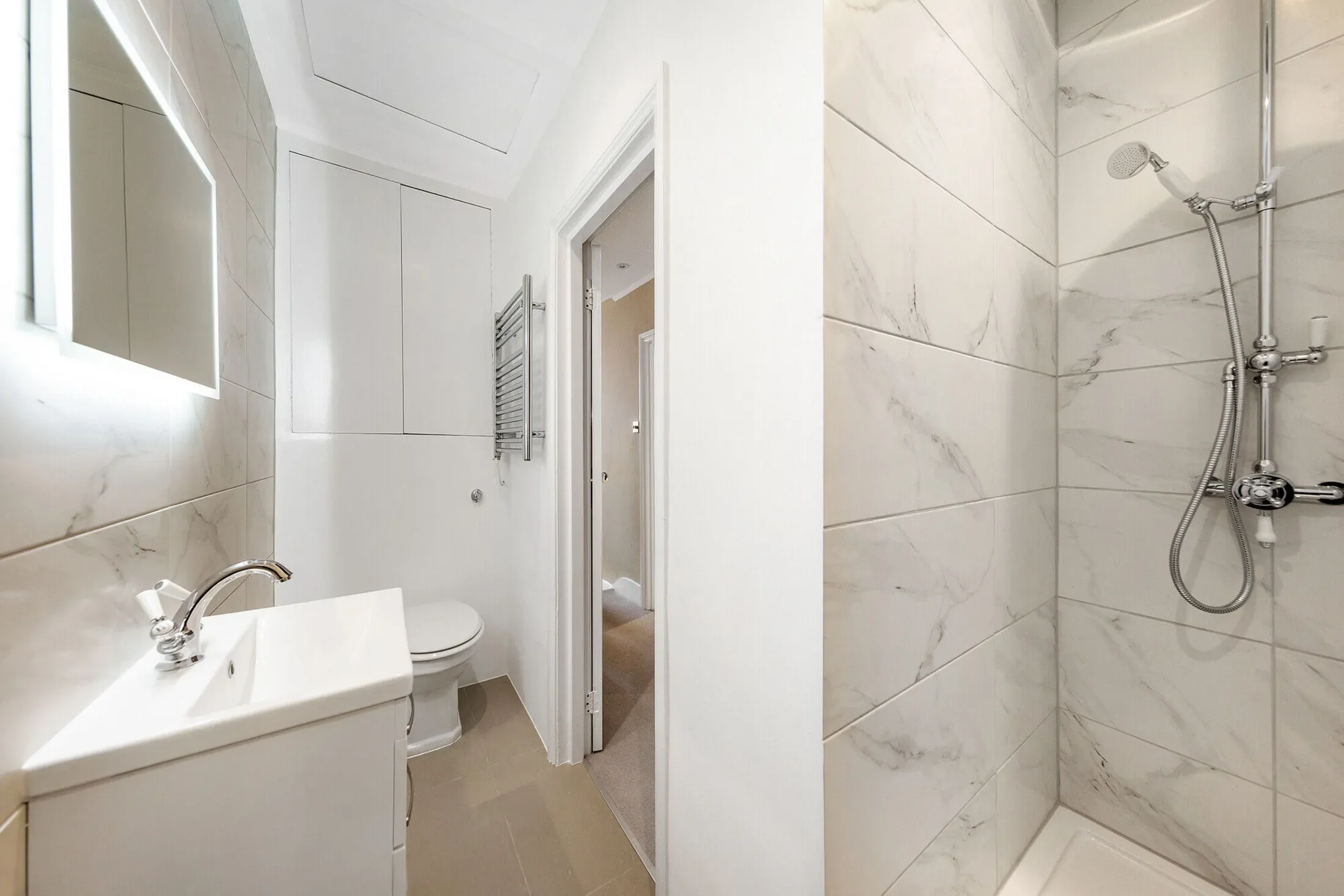 Flat Finborough Road in Greater London