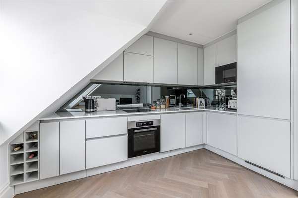 Flat Hamilton Road in Greater London